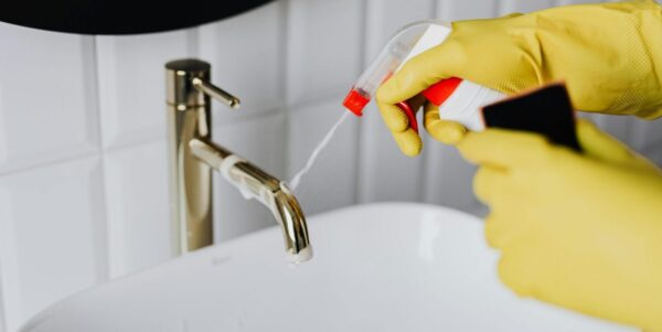 bathroom cleaning services